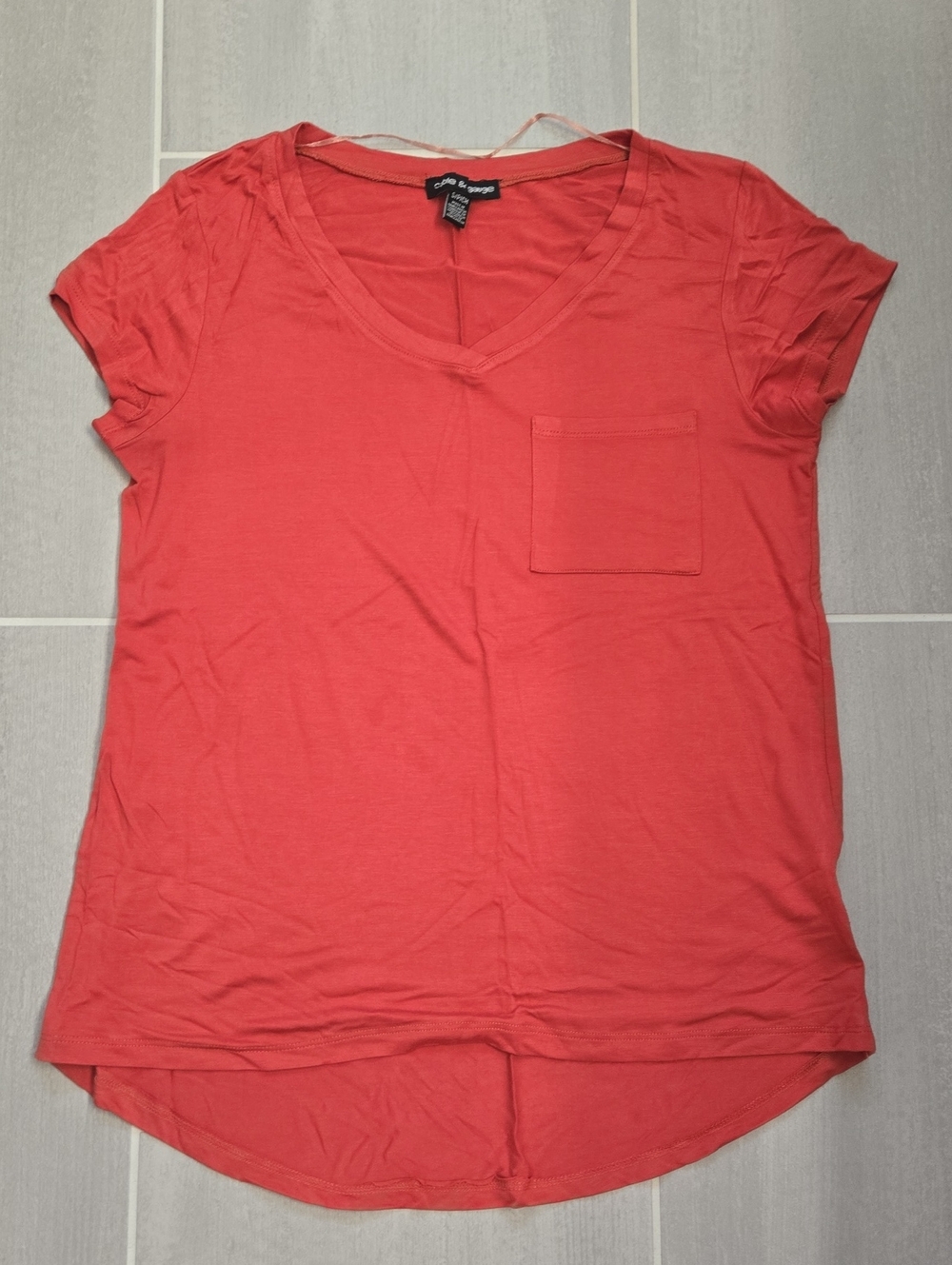 Cable & Guage V-Neck Pocket Tee - Coral S